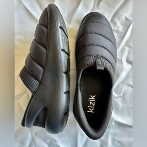 Kizik Mars Roamer Deep Space Black Men's 13/Women's 14.5 New Hands Free